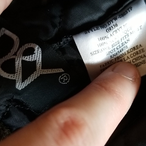 Plaid Winter Hat and Scarf Set - Picture 4 of 4